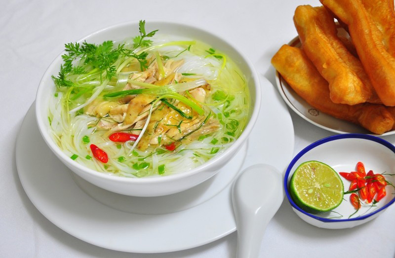Phở gà truyền thống