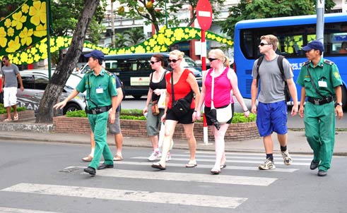 "lực lượng bảo vệ khách du lịch" tại Hà Nội có nên không?