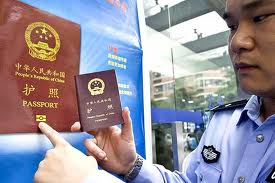 Tướng Pháp trả lời về hộ chiếu lưới bò